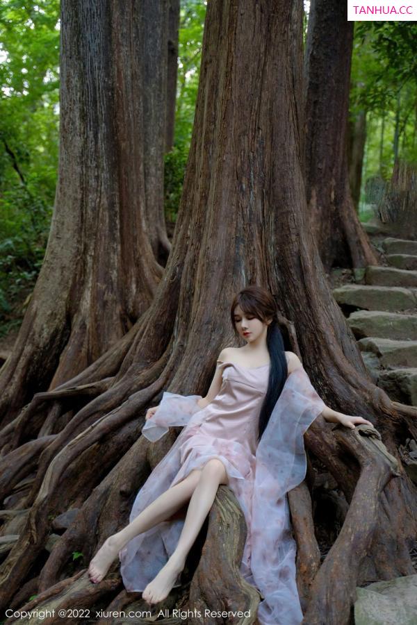 婠婠么  [XiuRen秀人网]高清写真图 2022.10.11 No.5690 婠婠么&小肥莹第32张图片